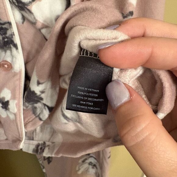 Simply Vera Vera Wang Women’s 2-Piece Velour Pajamas Pants and Shirt Small - Picture 4 of 10